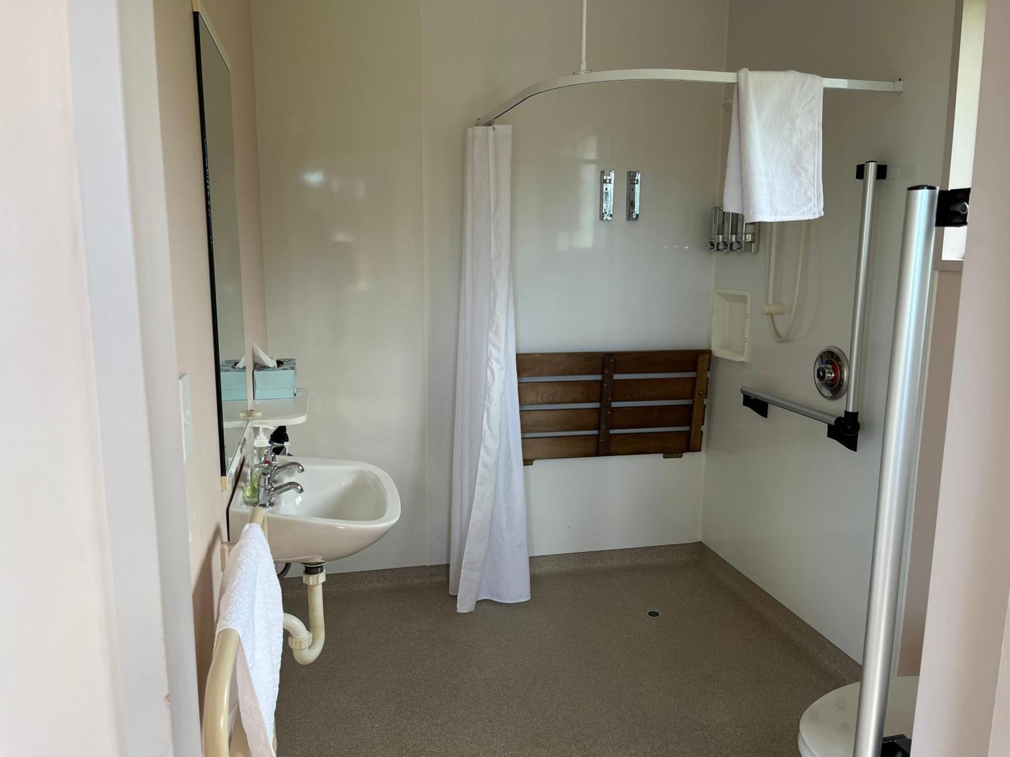 Carrickfergus Cottage Unit 1 Harihari Екстериор снимка
