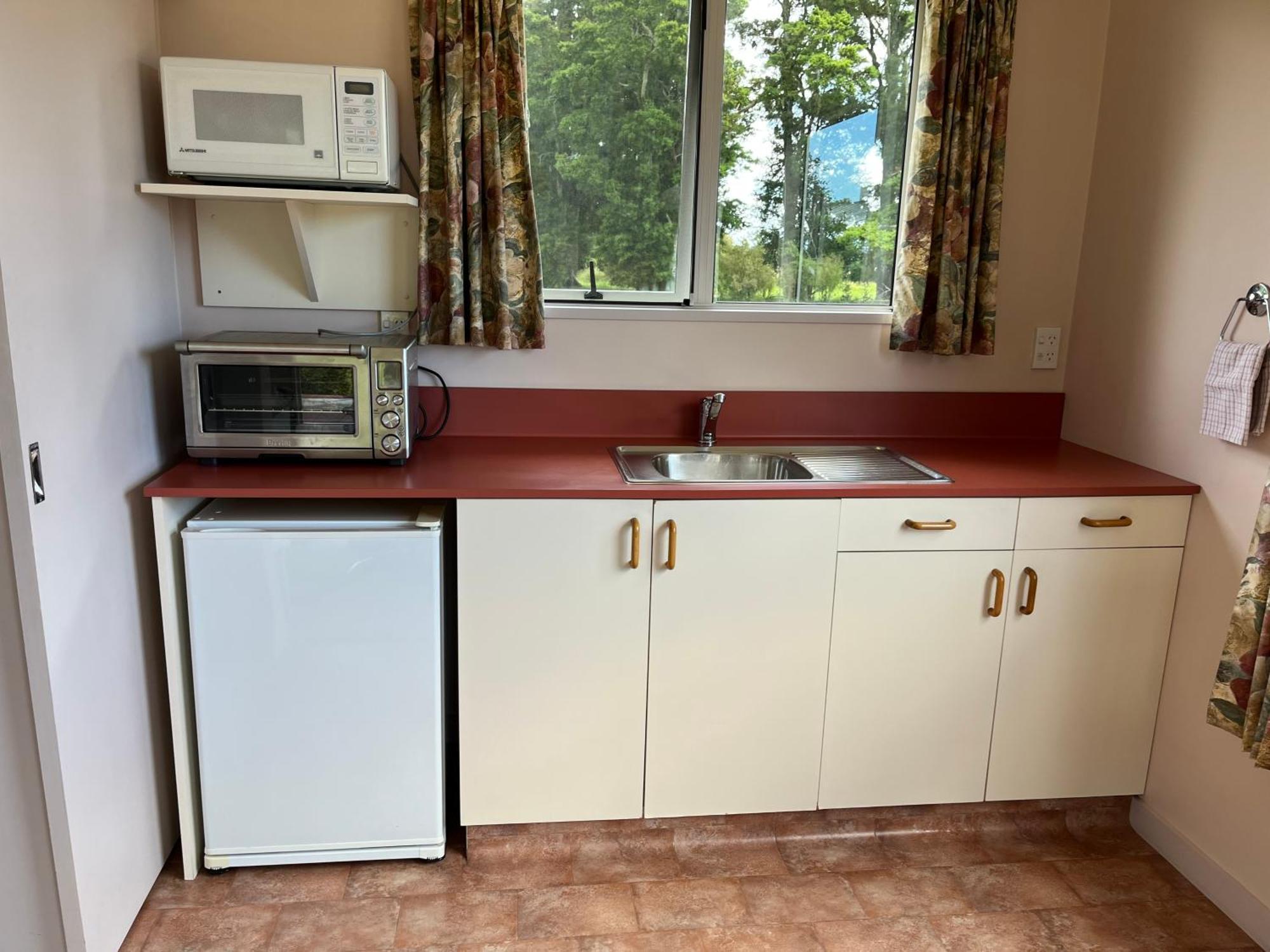 Carrickfergus Cottage Unit 1 Harihari Екстериор снимка